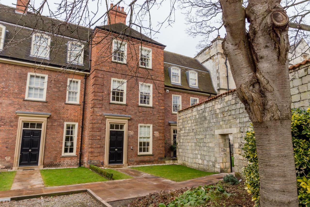 Minster Townhouse By York Minster Йорк, Великобритания — бронируйте Дома  отдыха, цены в 2024 году